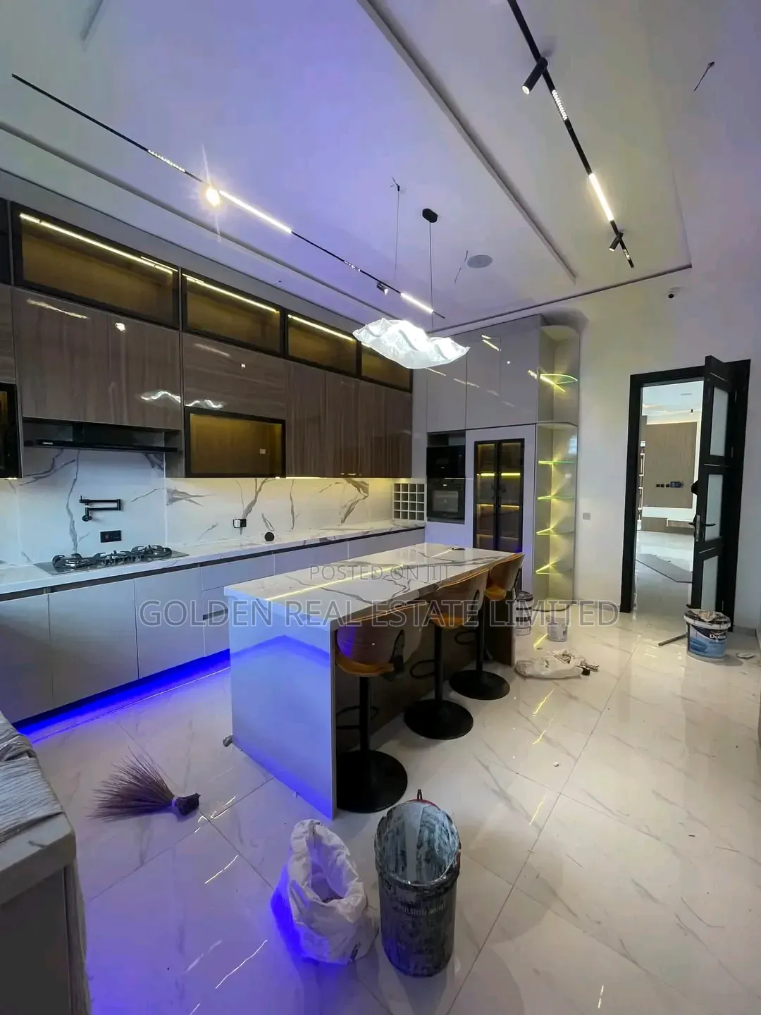 5bdrm Duplex in Lekki Phase 1 for sale in Lekki Phase 1