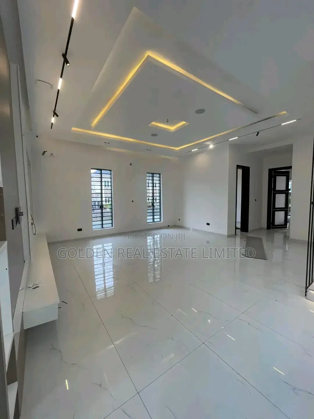 5bdrm Duplex in Lekki Phase 1 for sale in Lekki Phase 1