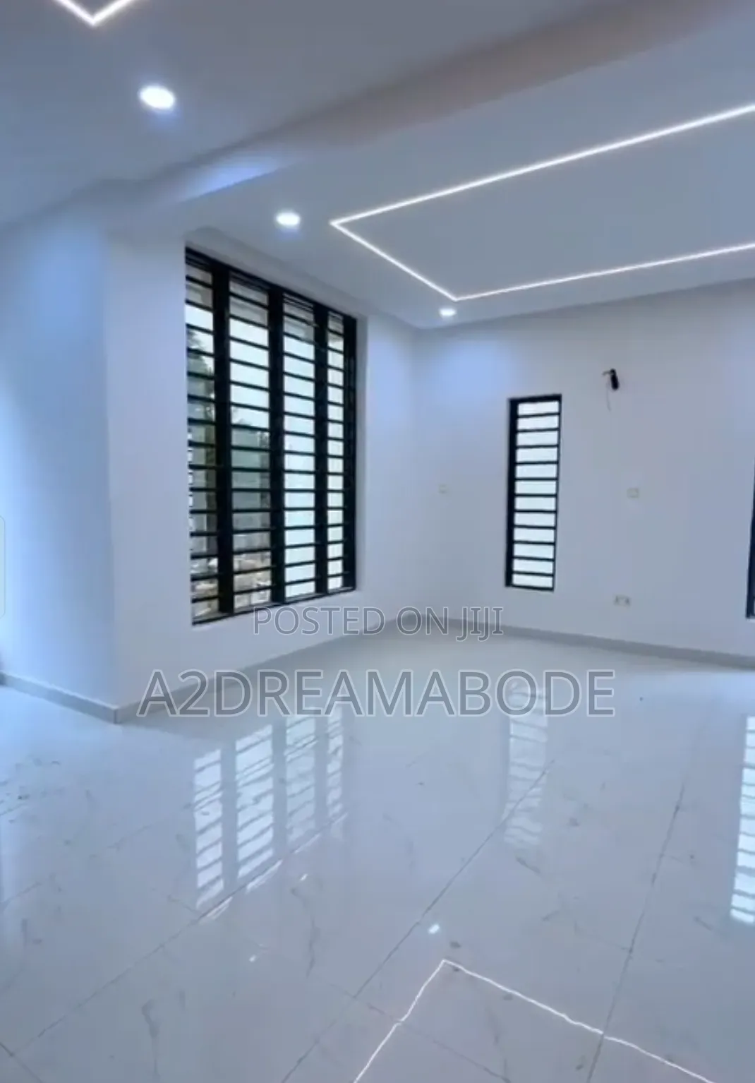 5bdrm Duplex in Adeniyi Jones for sale in Adeniyi Jones