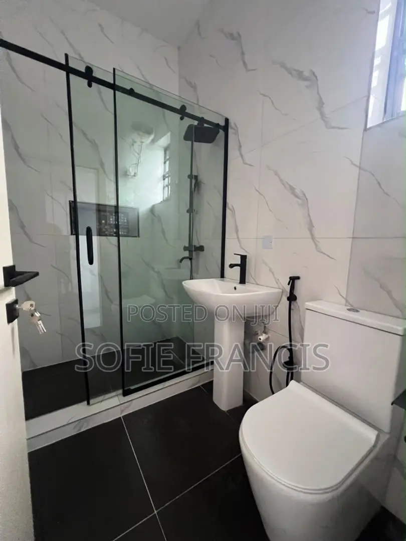 4bdrm Duplex in Vgc for rent in VGC / Ajah