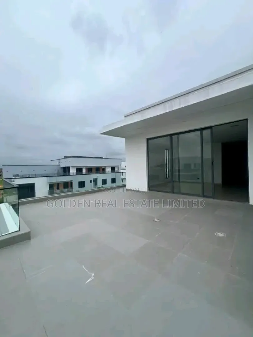 5bdrm Duplex in Ikate for sale in Ikate