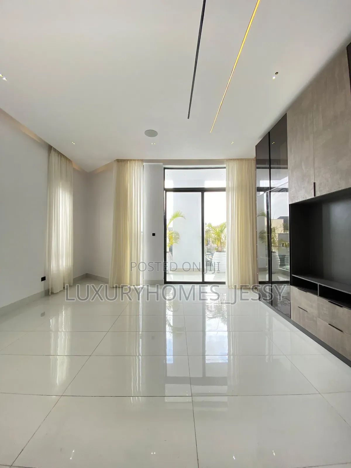 Furnished 5bdrm Duplex in Ikota for sale in Ikota