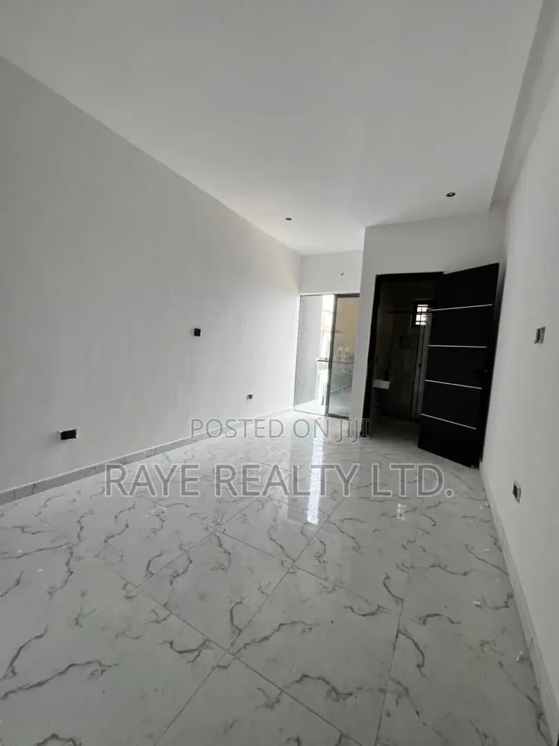 3bdrm Apartment in Ikate for sale in Ikate