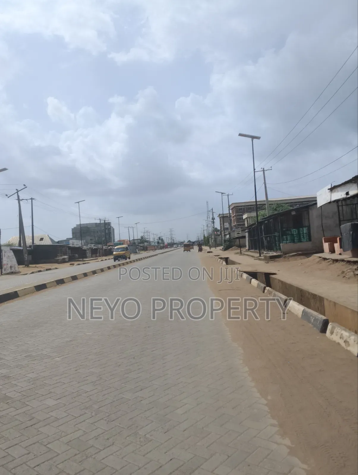 Family Deed Top in Gberigbe