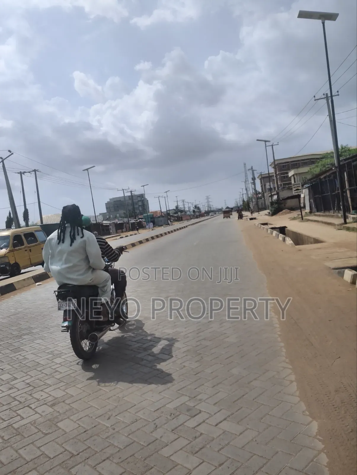Family Deed Top in Gberigbe
