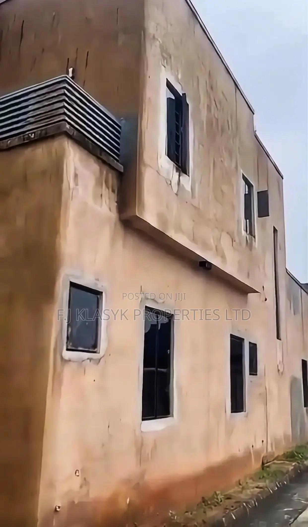 Furnished 4bdrm Apartment in Benin City for sale in Benin City