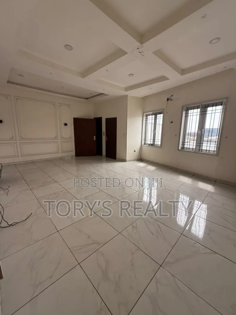 3bdrm Apartment in Lekki Phase 2 for rent in Lekki Phase 2