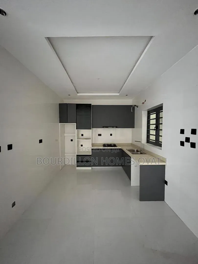 3bdrm Apartment in Lekki Phase 1 for sale in Lekki Phase 1
