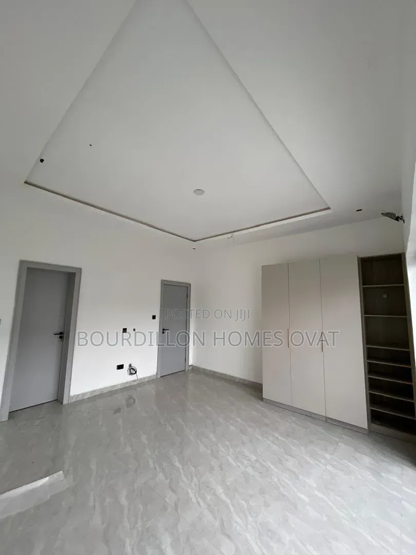 3bdrm Apartment in Lekki Phase 1 for sale in Lekki Phase 1