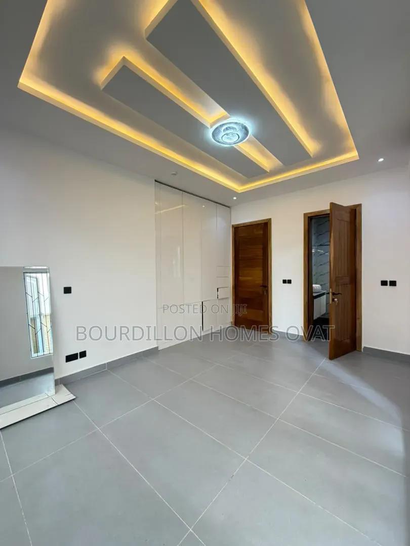 3bdrm Apartment in Lekki Phase 1 for sale in Lekki Phase 1