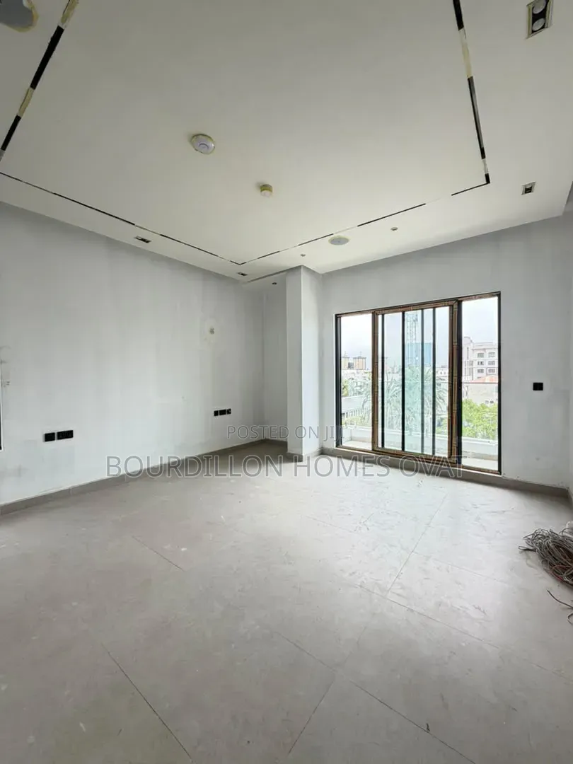 2bdrm Apartment in Victoria Island for sale in Victoria Island Extension