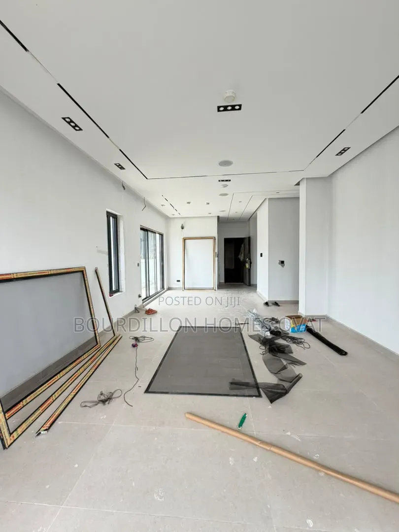2bdrm Apartment in Victoria Island for sale in Victoria Island Extension