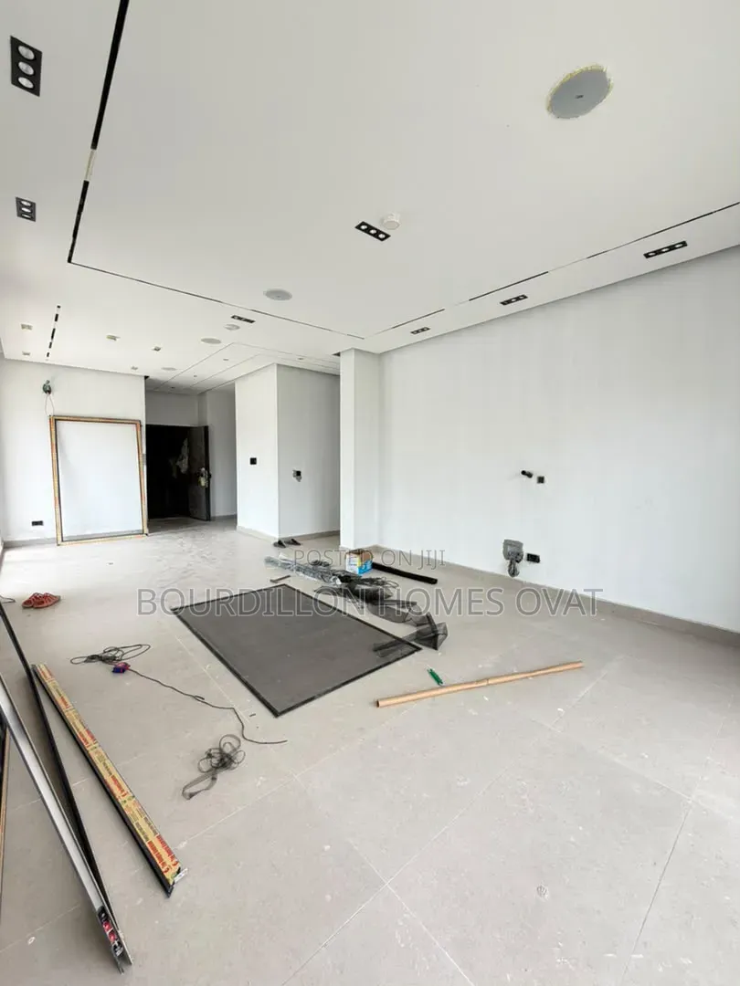 2bdrm Apartment in Victoria Island for sale in Victoria Island Extension