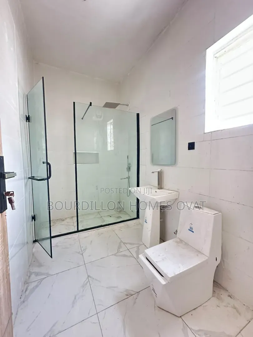 4bdrm Duplex in Ikota Villa Estate for sale in Ikota
