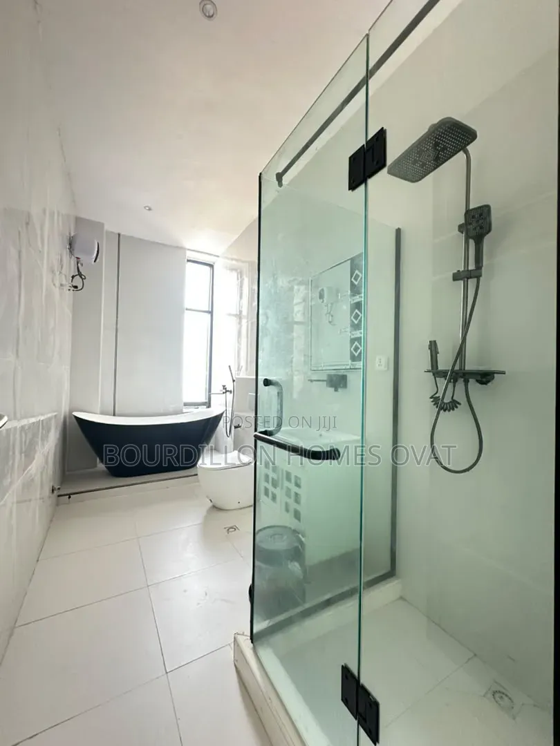 4bdrm Duplex in Ikota Villa Estate for sale in Ikota