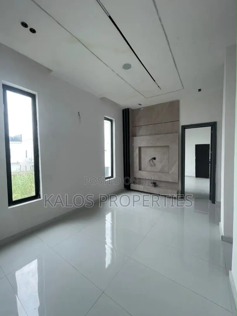 5bdrm Duplex in Ajah Lekki for sale in Ado / Ajah
