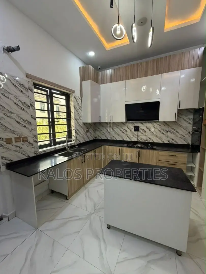 4bdrm Duplex in Orchild Lekki Lagos for sale in Lekki Phase 2