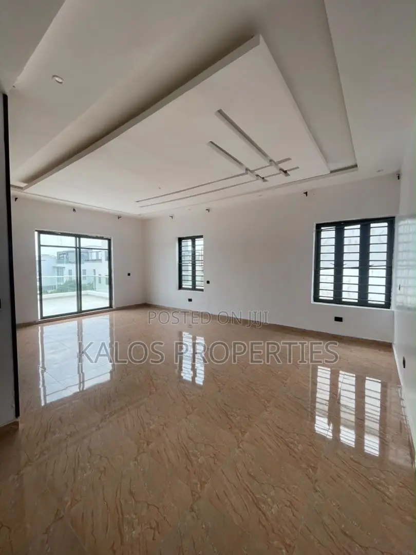 5bdrm Duplex in Osapa London for sale in Osapa london
