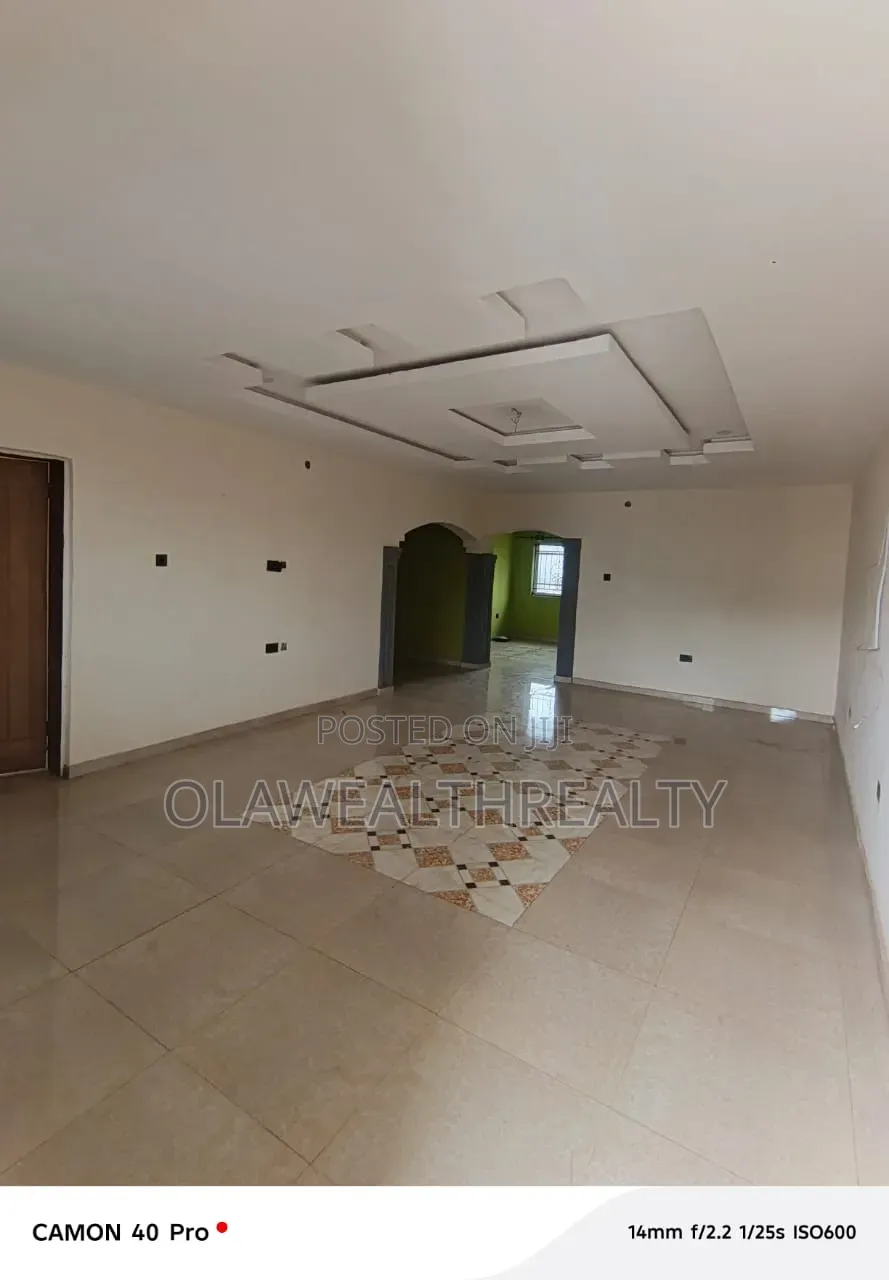 3bdrm Block of Flats in Akobo for rent in Akobo