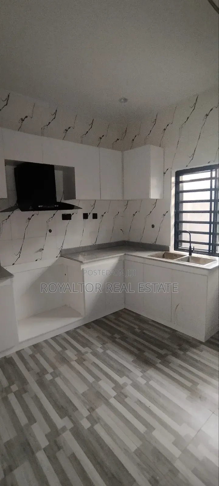 2bdrm Duplex in Royaltor Real Estate, Benin City for rent in Benin City