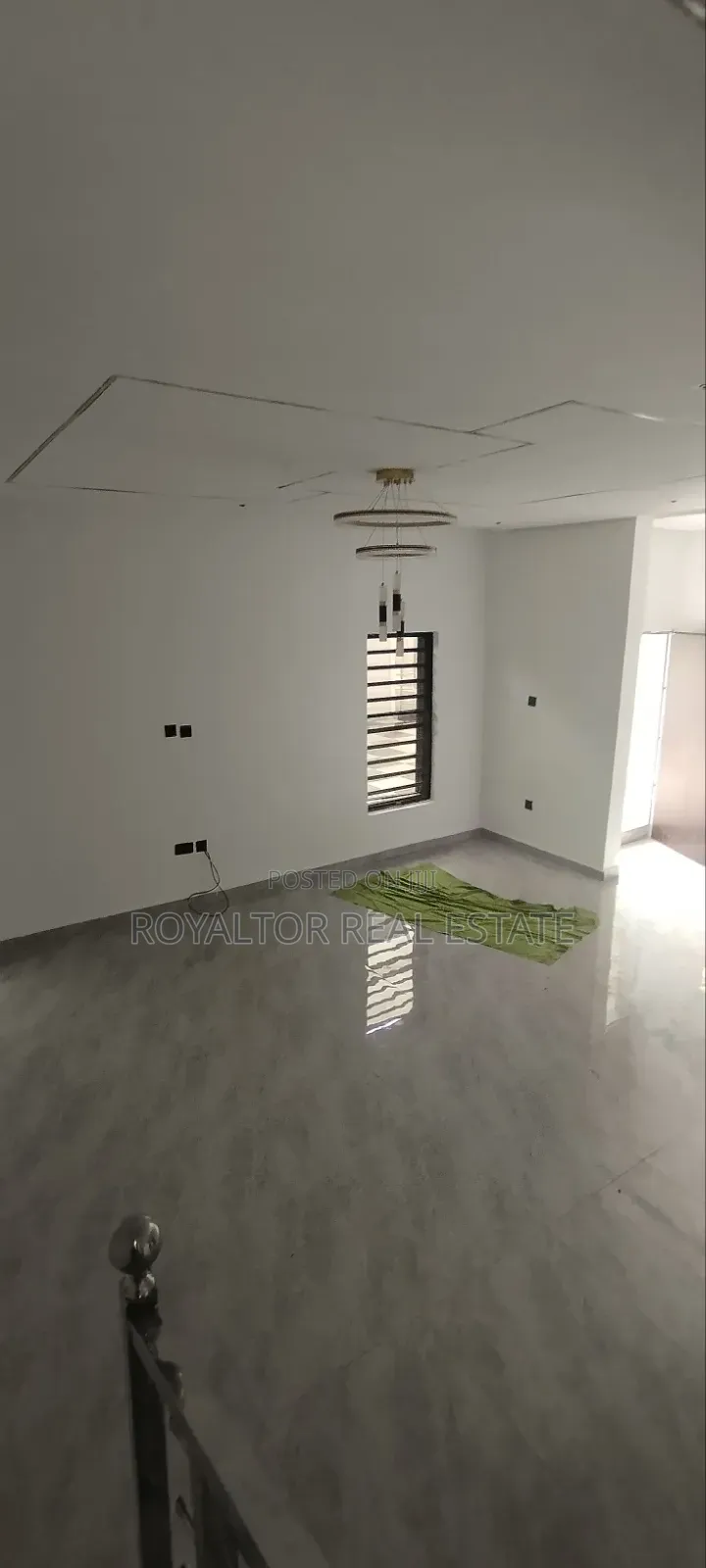 2bdrm Duplex in Royaltor Real Estate, Benin City for rent in Benin City