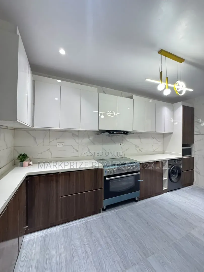 4bdrm Apartment in Yaba Lagos for sale in Sabo / Yaba
