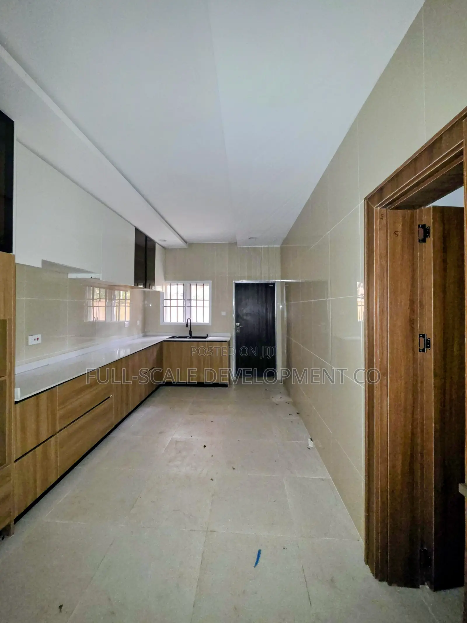 4bdrm Townhouse/Terrace in Apo District for sale in Apo District