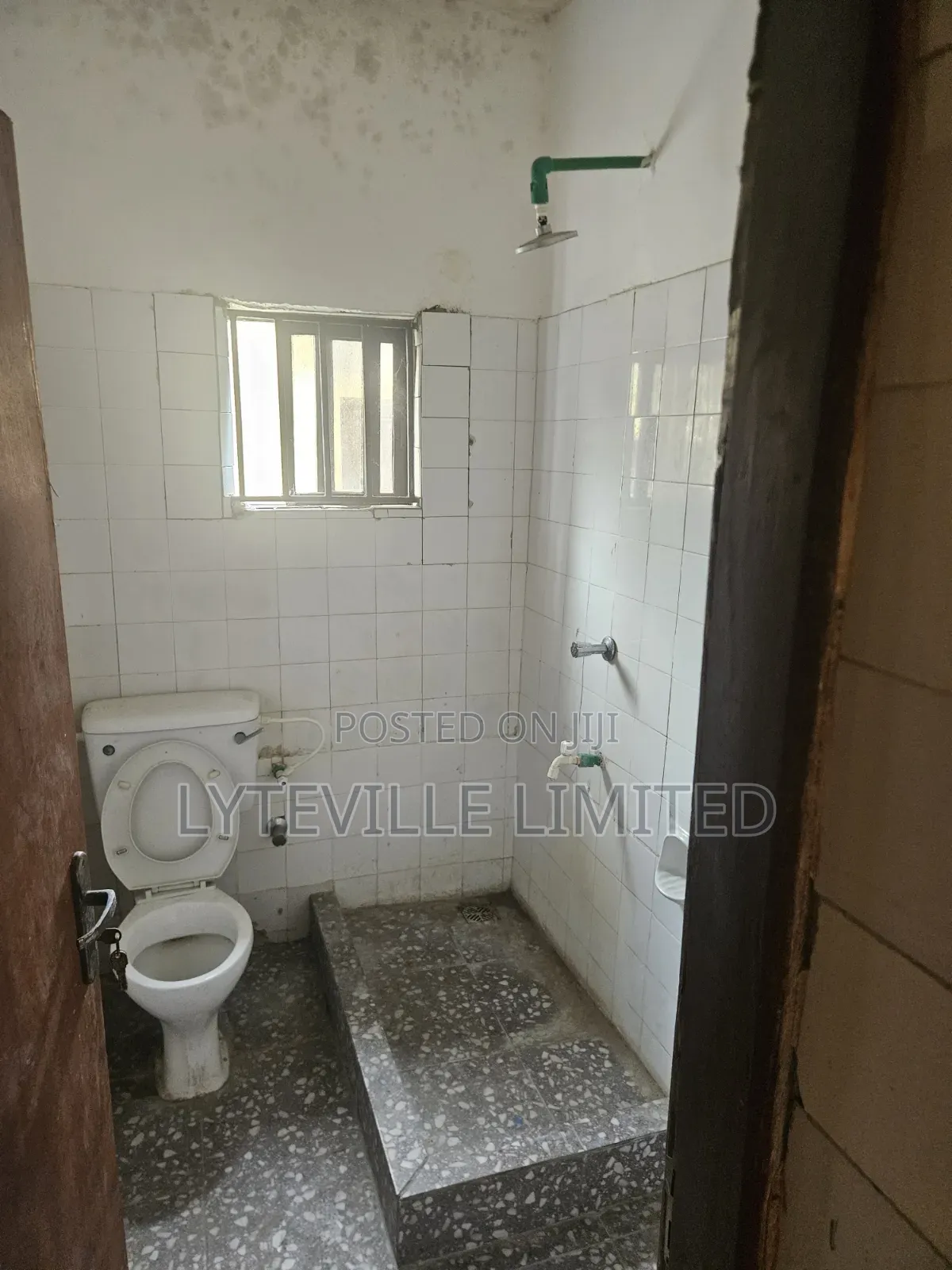 3bdrm Block of Flats in Jakande for rent in Jakande