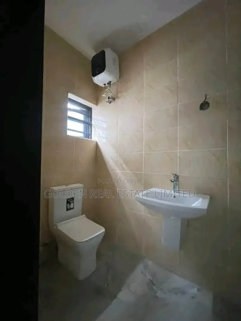 5bdrm Duplex in Lekki Phase 1 for sale in Lekki Phase 1