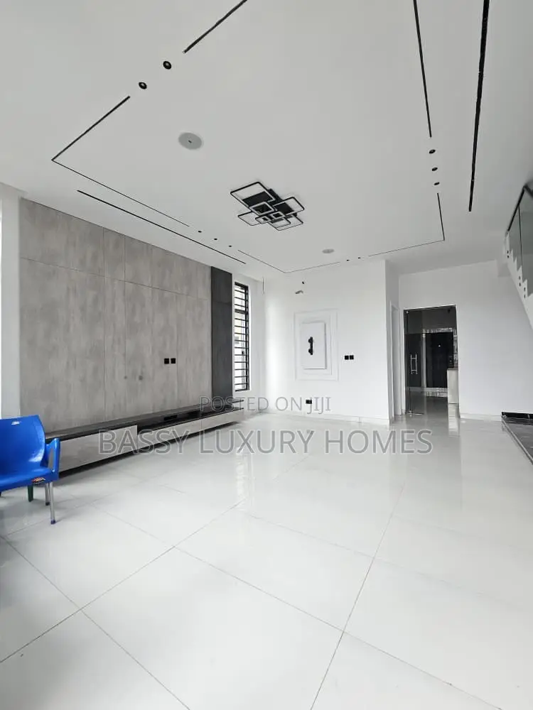 4bdrm Duplex in Lekki for sale in Lekki