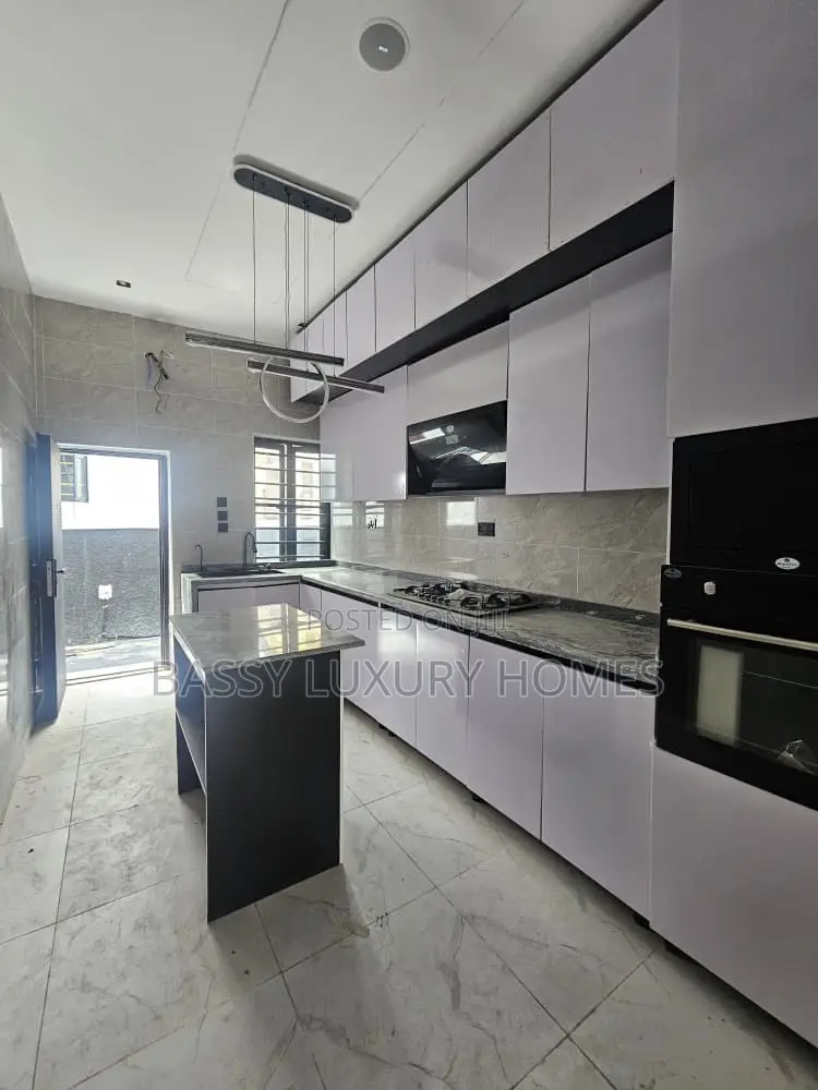 4bdrm Duplex in Lekki for sale in Lekki