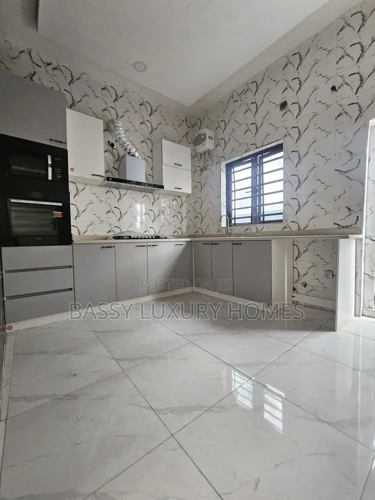 4bdrm Duplex in Lekki for sale in Lekki