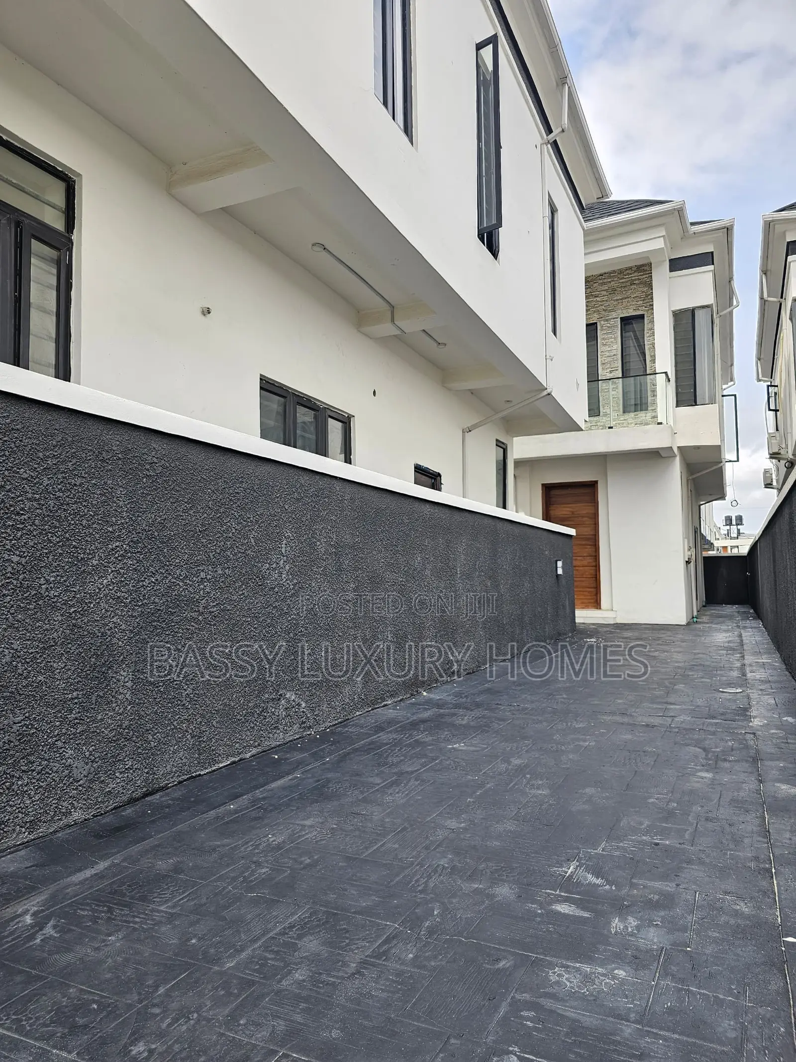 4bdrm Duplex in Lekki for sale in Lekki