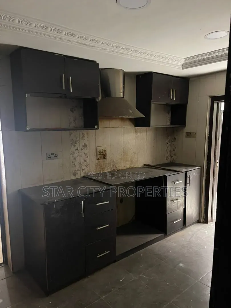 4bdrm Duplex in Maryland Lagos, Mende for rent in Mende