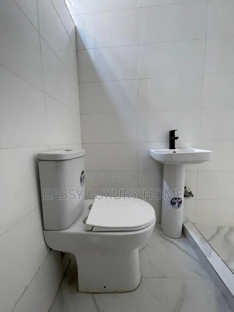 4bdrm Duplex in Ikota for sale in Ikota