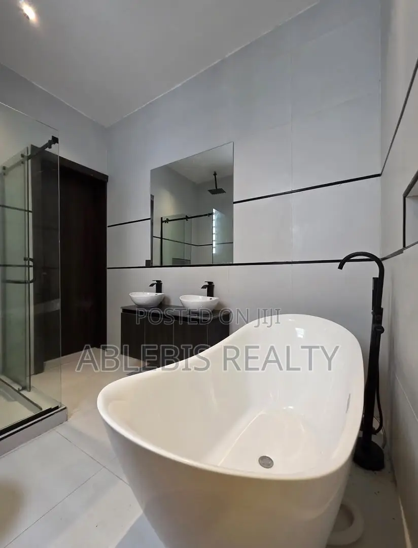 5bdrm Duplex in Ajah for sale in Ado / Ajah