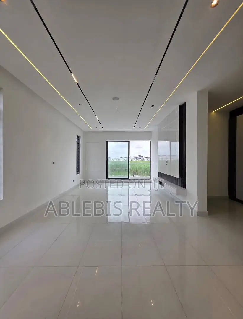 5bdrm Duplex in Ajah for sale in Ado / Ajah