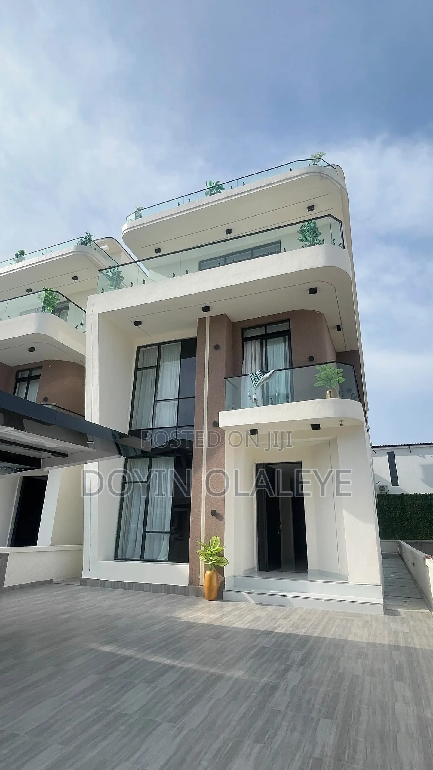 5bdrm Duplex in Lekki Expressway for sale in Lekki Expressway
