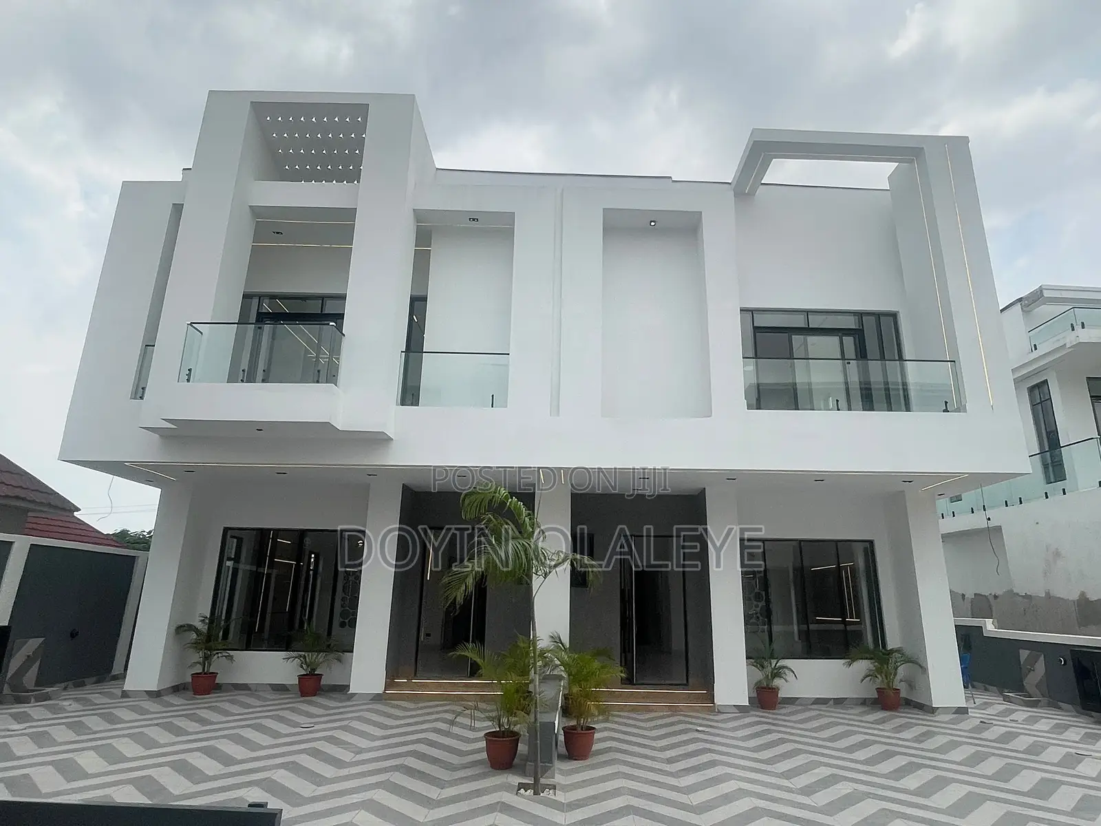 4bdrm Duplex in VGC / Ajah for sale in VGC / Ajah