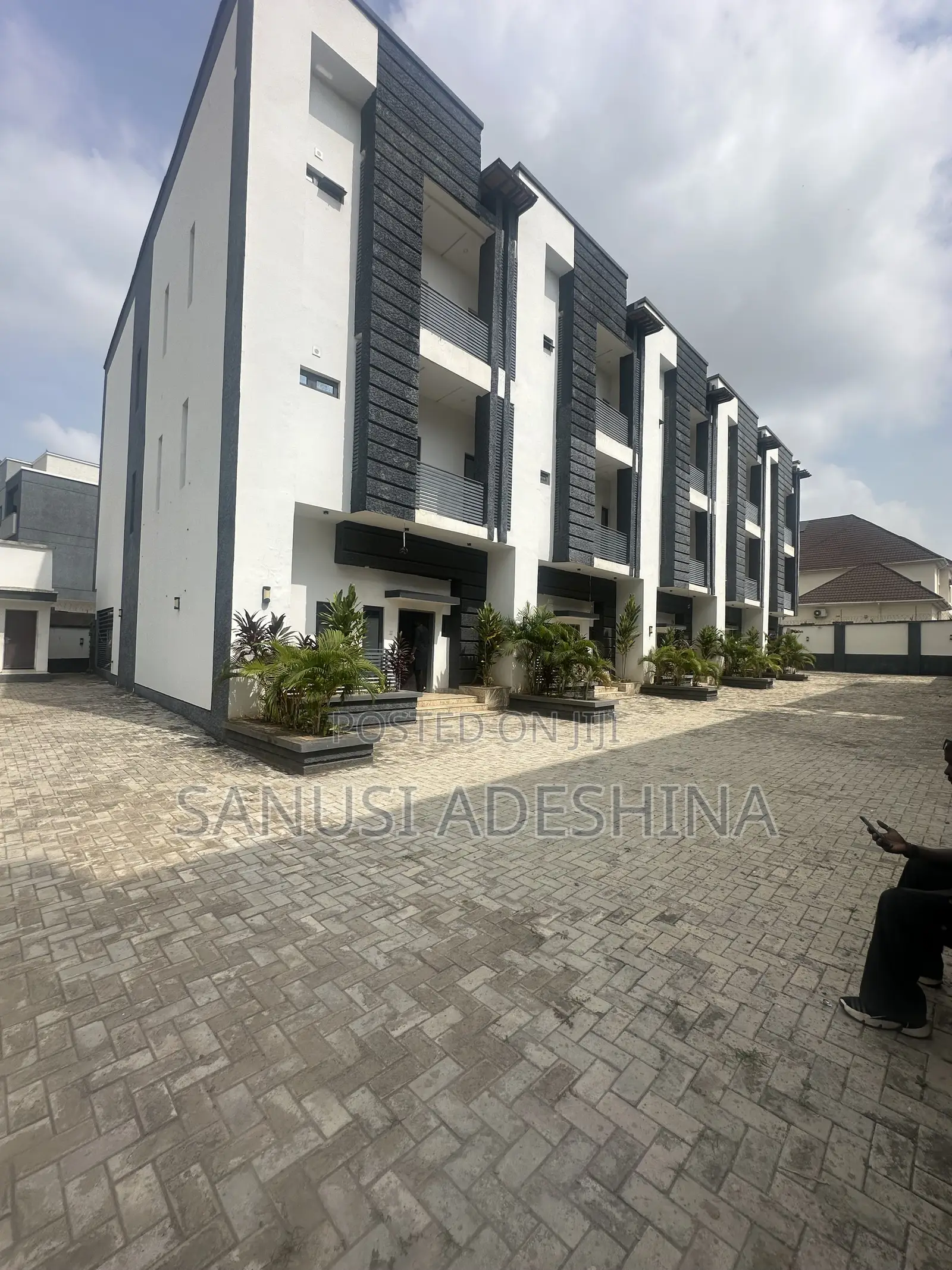 4bdrm Duplex in Life Camps Abuja for sale in Life Camp