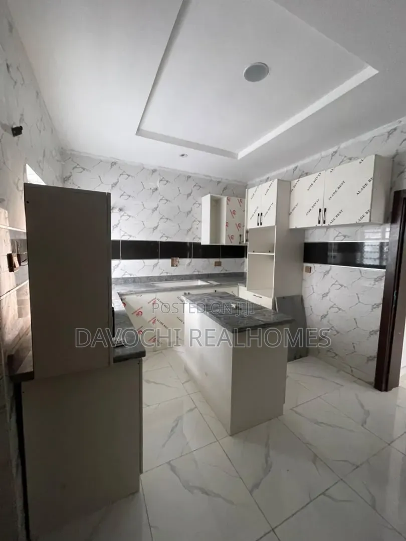 5bdrm Duplex in Sangotedo for sale in Sangotedo