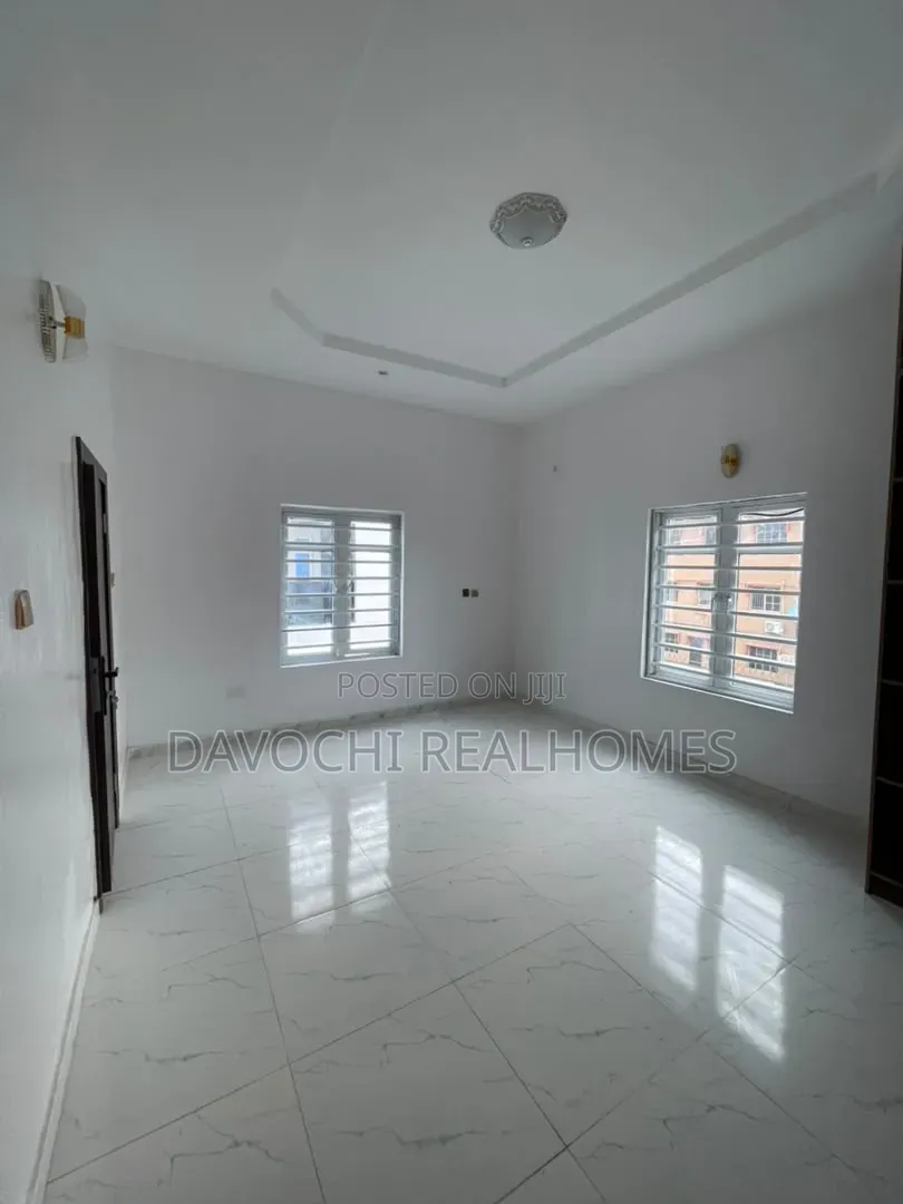 5bdrm Duplex in Sangotedo for sale in Sangotedo