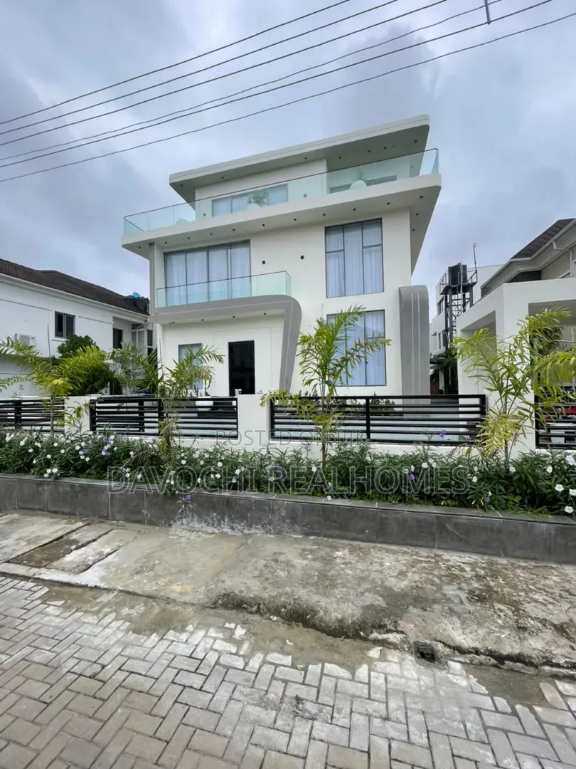 5bdrm Duplex in Osapa london for sale in Osapa london