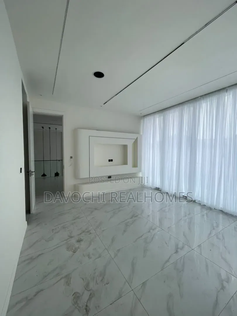 5bdrm Duplex in Osapa london for sale in Osapa london