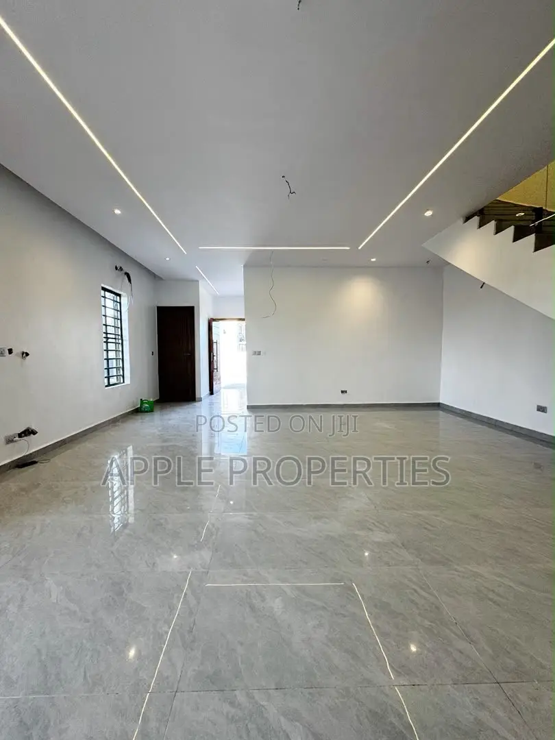 4bdrm Duplex in Lekki Phase 2 for sale in Lekki Phase 2