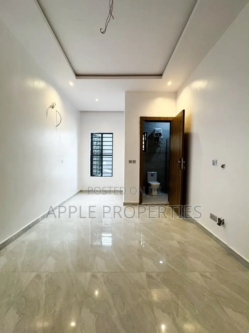 4bdrm Duplex in Lekki Phase 2 for sale in Lekki Phase 2