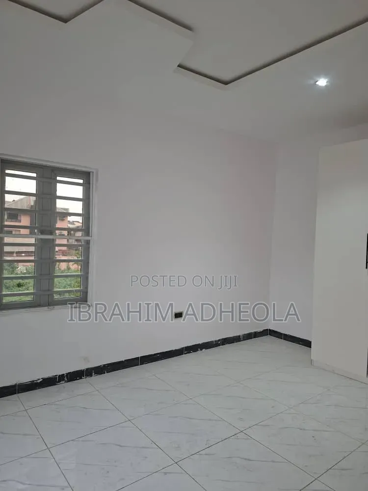3bdrm Apartment in Arowojobe Estate, Mende for rent in Mende