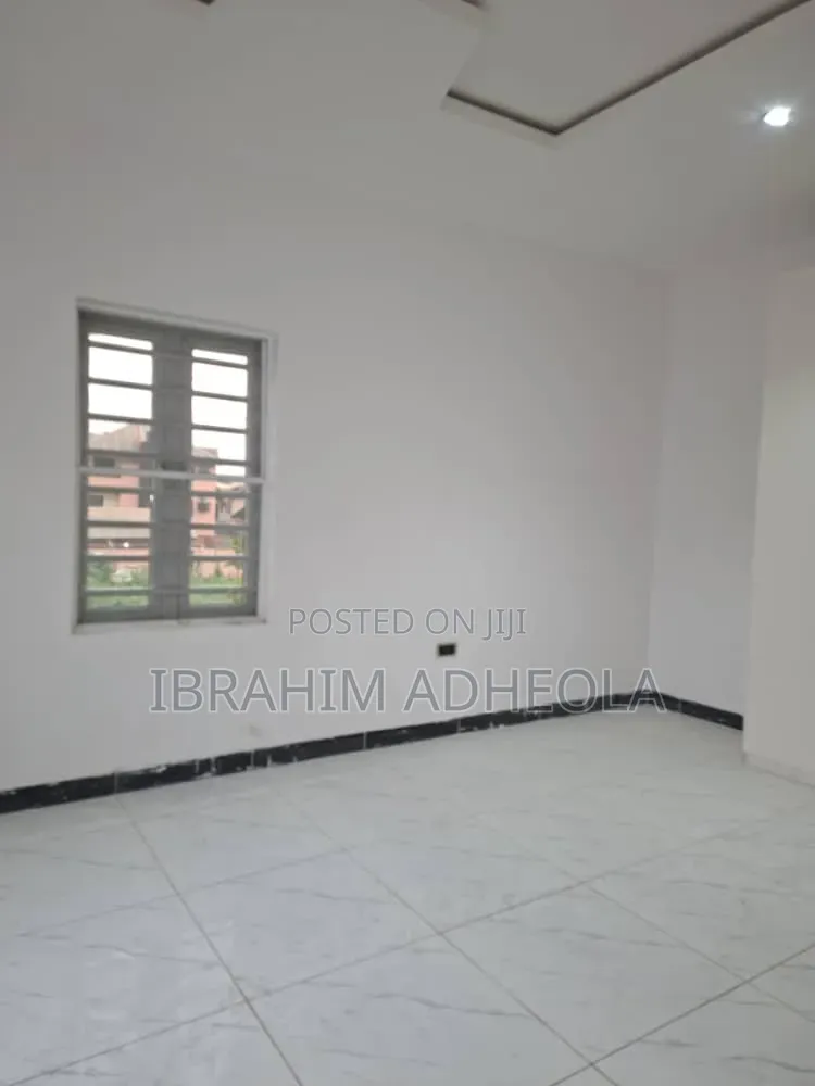 3bdrm Apartment in Arowojobe Estate, Mende for rent in Mende