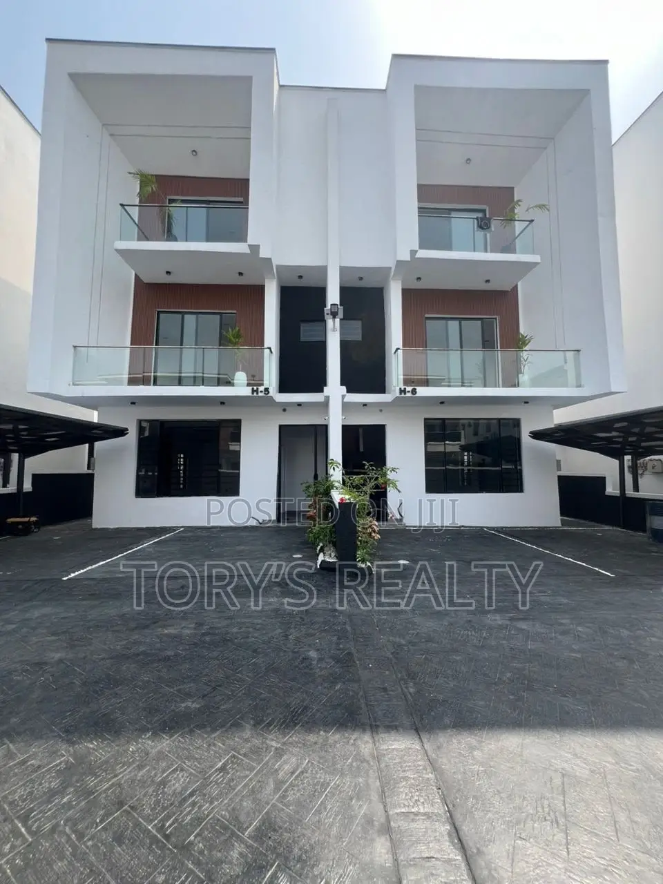 4bdrm Duplex in Lekki Phase 2 for sale in Lekki Phase 2