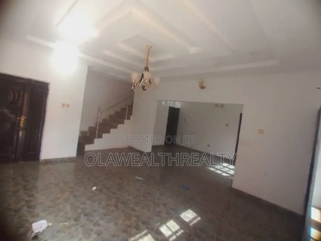 4bdrm Duplex in Okebadan Estate, Akobo for rent in Akobo